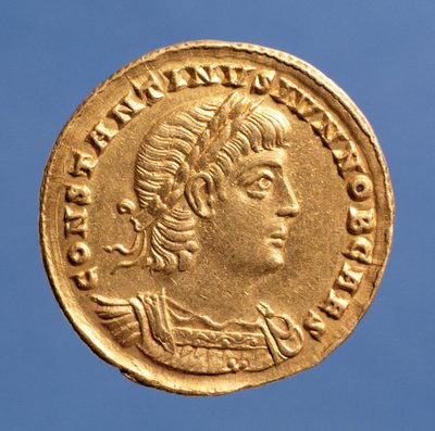 Solidus (obverse) of Constantine II Caesar cuirassed by Roman